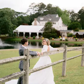 styled shoot at the oaks at salem