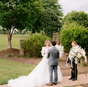 styled shoot at the oaks at salem